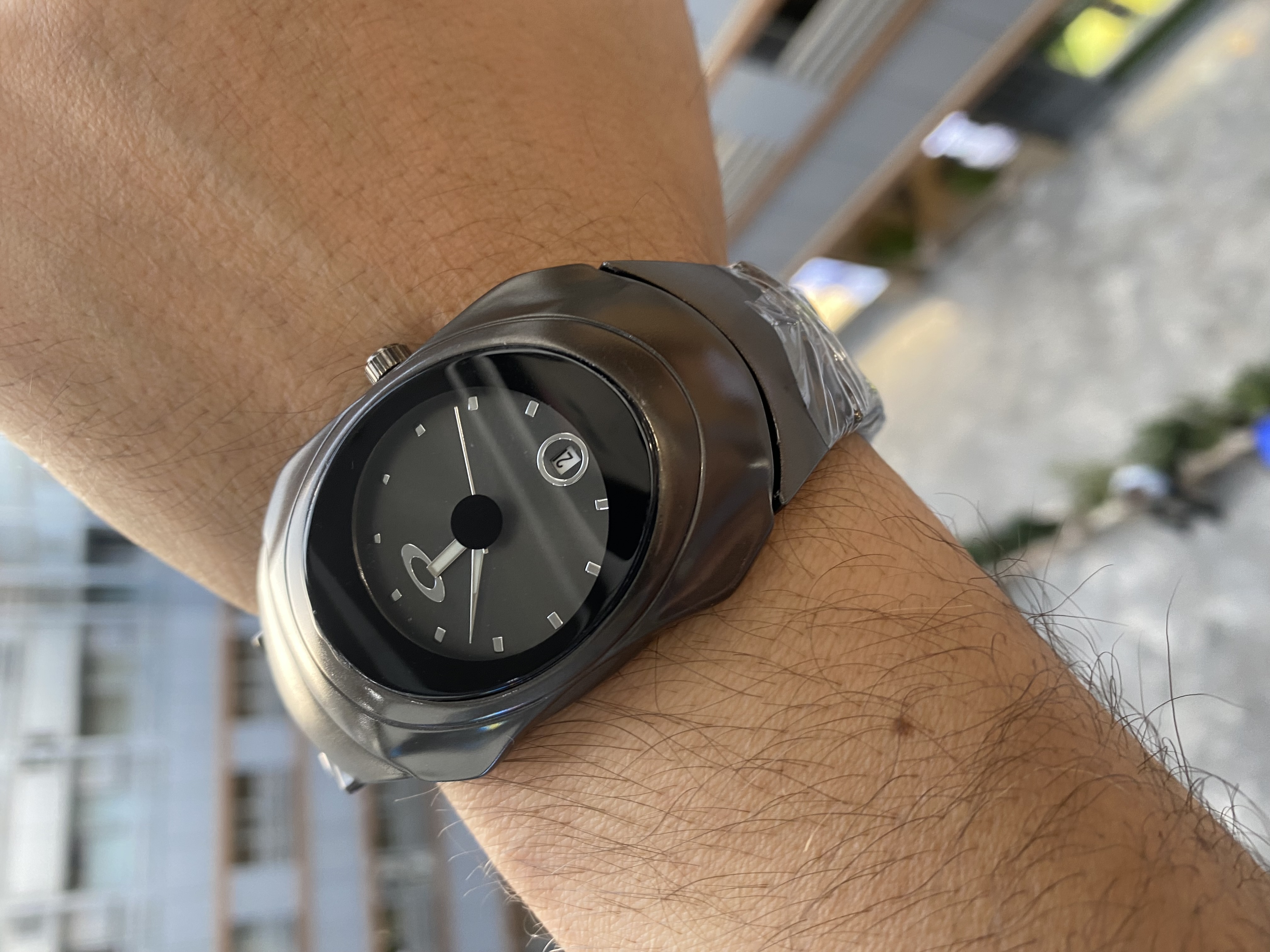 ساعت مچی  اوکلی