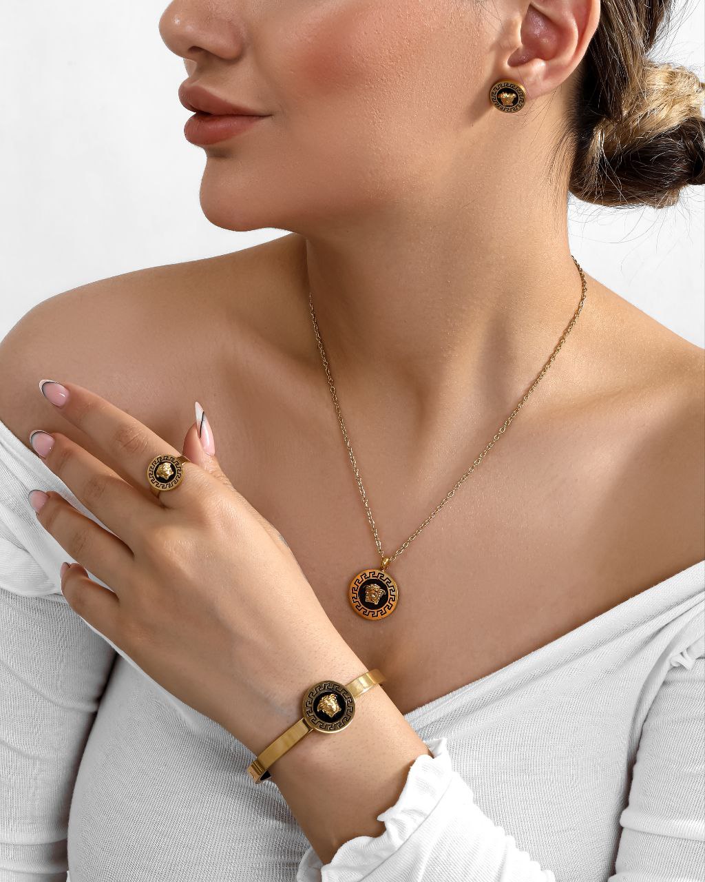 سرویس  زنانه ورساچه  کد A0057